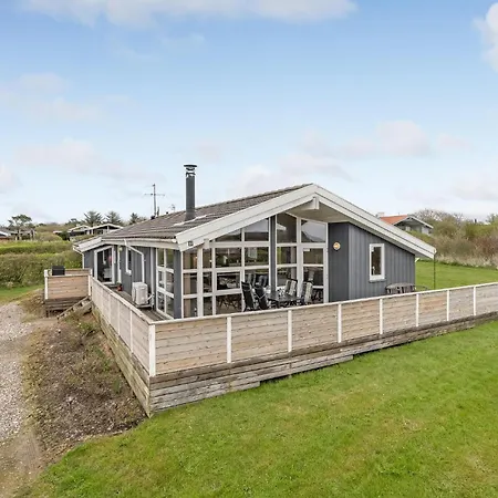 Amazing In With Kitchen Holiday home